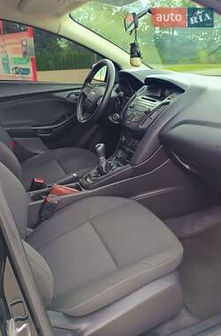Седан Ford Focus 2015 в 