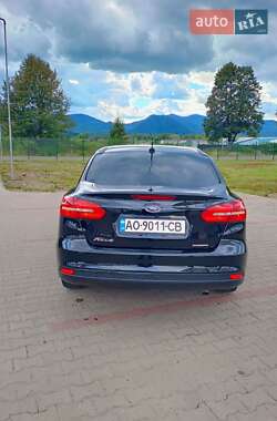 Седан Ford Focus 2015 в 