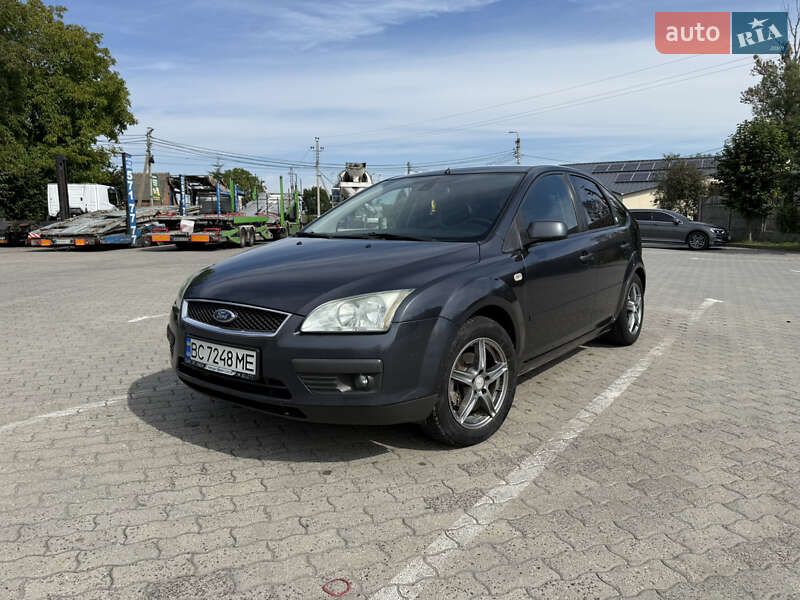 Хэтчбек Ford Focus 2005 в Городке