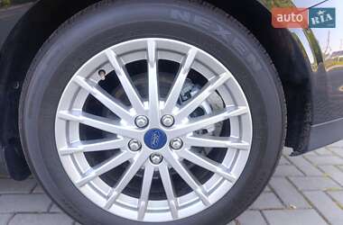Хэтчбек Ford Focus 2014 в 