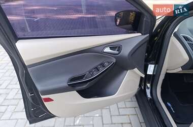 Хэтчбек Ford Focus 2014 в 