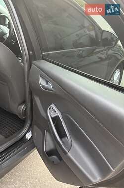 Хэтчбек Ford Focus 2015 в 