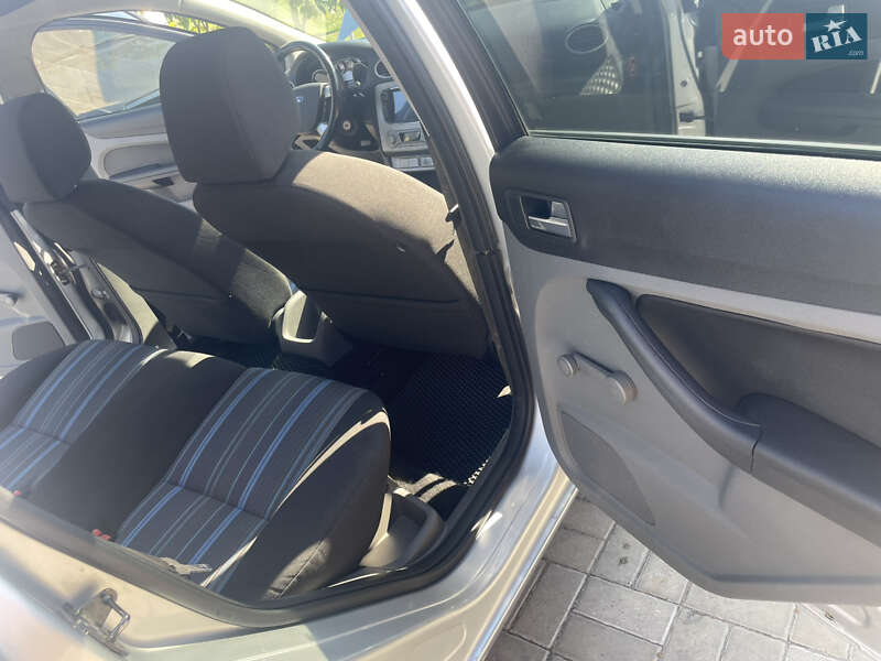 Хэтчбек Ford Focus 2008 в Черкассах фото 6 Хэтчбек Ford Focus 2008 в Черкассах