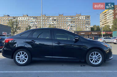 Седан Ford Focus 2015 в 