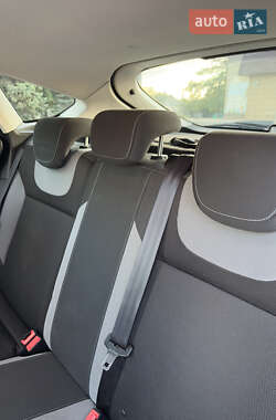 Хэтчбек Ford Focus 2013 в 