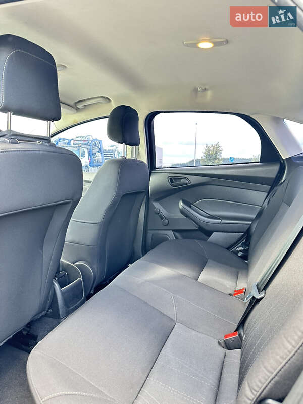 Седан Ford Focus 2016 в Радивилове фото 30 Седан Ford Focus 2016 в Радивилове