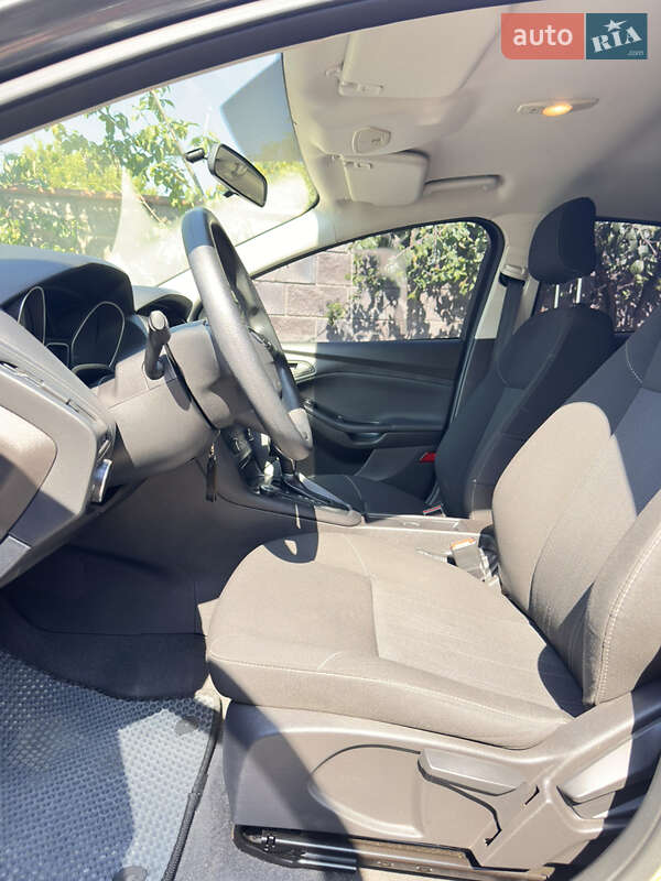 Седан Ford Focus 2016 в Радивилове фото 36 Седан Ford Focus 2016 в Радивилове