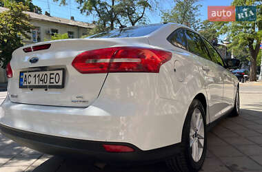 Седан Ford Focus 2015 в 