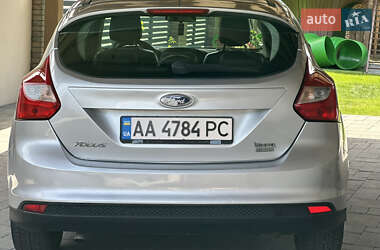 Хэтчбек Ford Focus 2013 в 