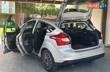Хэтчбек Ford Focus 2013 в 
