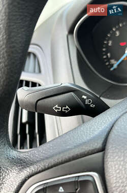 Седан Ford Focus 2015 в 