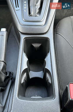 Седан Ford Focus 2015 в 
