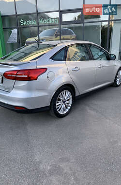 Седан Ford Focus 2015 в 