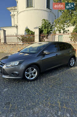 Хэтчбек Ford Focus 2014 в 