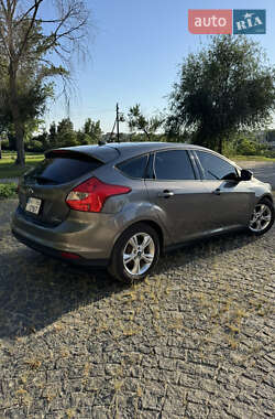 Хэтчбек Ford Focus 2014 в 