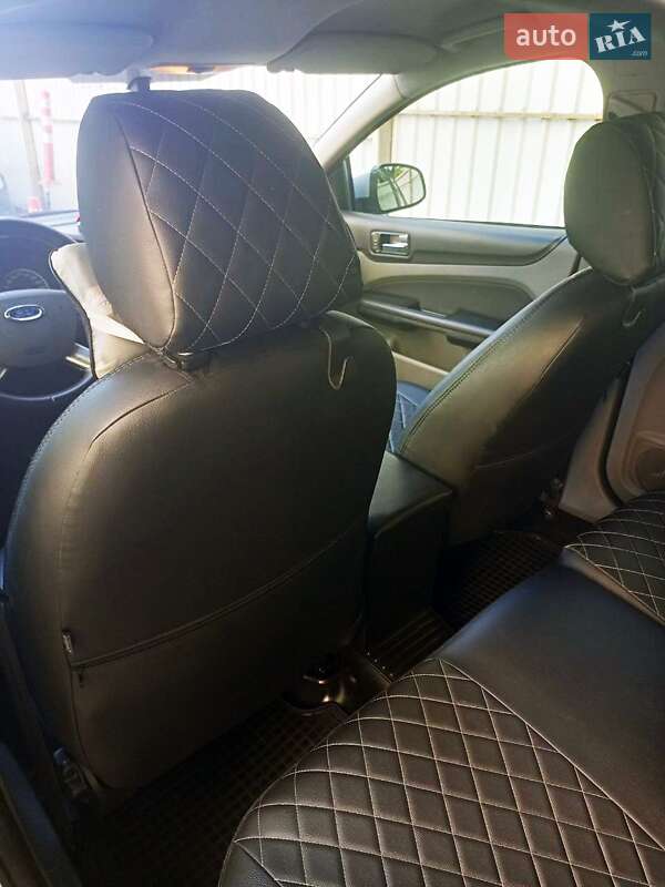 Хэтчбек Ford Focus 2011 в Киеве