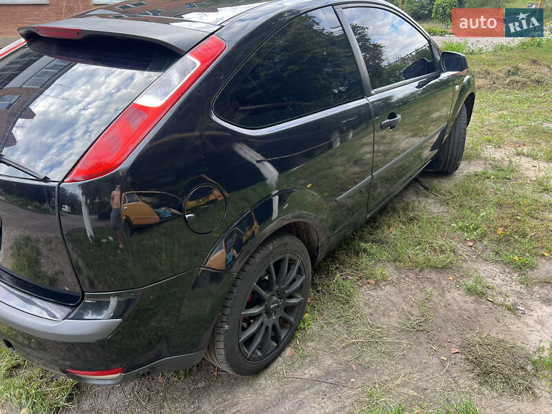 Хэтчбек Ford Focus 2005 в Андрушевке