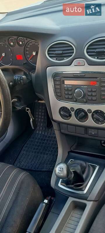 Хэтчбек Ford Focus 2011 в Киеве