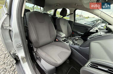 Хэтчбек Ford Focus 2011 в 