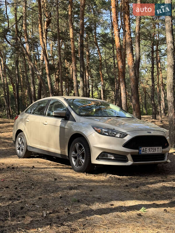 Седан Ford Focus 2017 в Днепре
