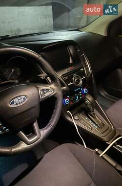 Хэтчбек Ford Focus 2018 в 