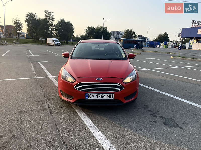 Хэтчбек Ford Focus 2015 в 
