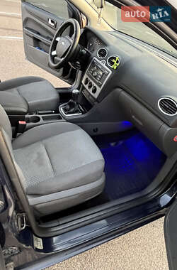 Хэтчбек Ford Focus 2006 в 