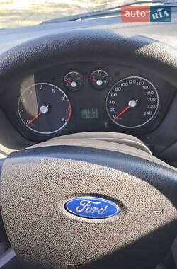 Седан Ford Focus 2005 в 