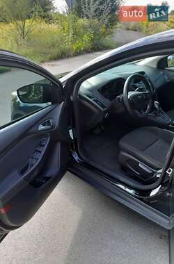 Хэтчбек Ford Focus 2015 в 
