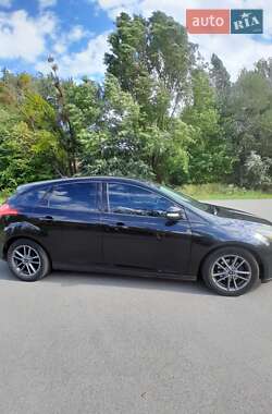Хэтчбек Ford Focus 2015 в 