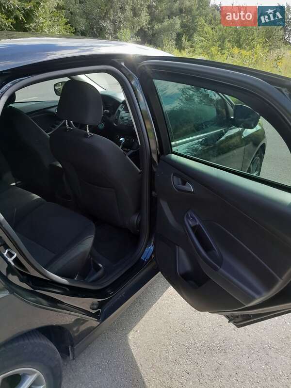 Хэтчбек Ford Focus 2015 в Киеве фото 11 Хэтчбек Ford Focus 2015 в Киеве