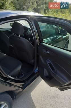 Хэтчбек Ford Focus 2015 в 