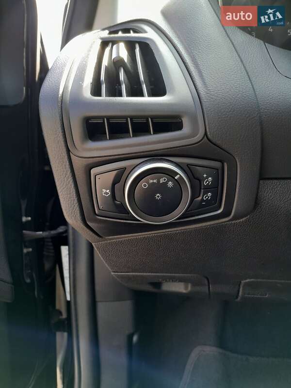 Хэтчбек Ford Focus 2015 в Киеве фото 21 Хэтчбек Ford Focus 2015 в Киеве