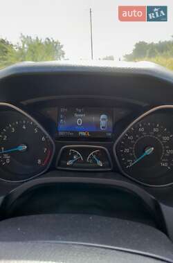 Хэтчбек Ford Focus 2015 в 