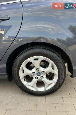 Универсал Ford Focus 2012 в 