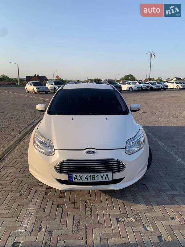 Хэтчбек Ford Focus 2013 в Харькове