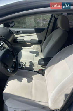 Седан Ford Focus 2005 в 