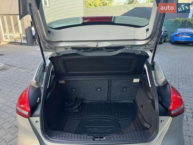 Хэтчбек Ford Focus 2015 в Киеве фото 5 Хэтчбек Ford Focus 2015 в Киеве