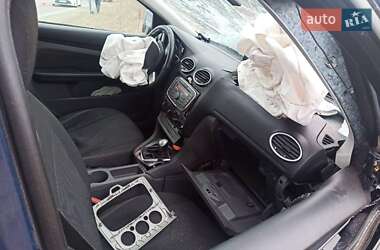 Хэтчбек Ford Focus 2010 в 