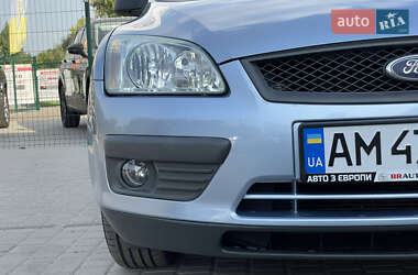 Хэтчбек Ford Focus 2005 в 
