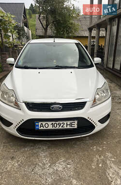 Хэтчбек Ford Focus 2010 в 