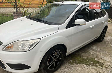 Хэтчбек Ford Focus 2010 в 