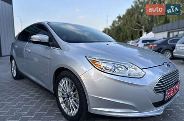 Хэтчбек Ford Focus 2014 в 