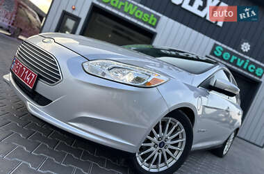 Хэтчбек Ford Focus 2014 в 