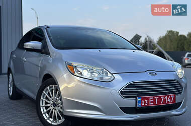 Хэтчбек Ford Focus 2014 в 