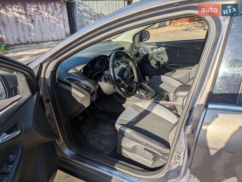 Хэтчбек Ford Focus 2013 в Кривом Роге фото 12 Хэтчбек Ford Focus 2013 в Кривом Роге