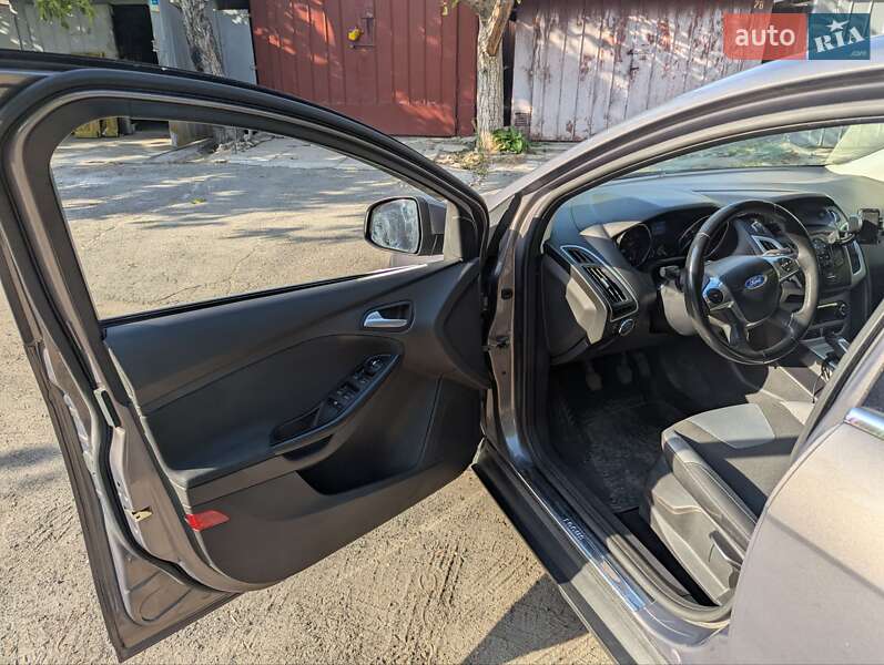 Хэтчбек Ford Focus 2013 в Кривом Роге фото 17 Хэтчбек Ford Focus 2013 в Кривом Роге
