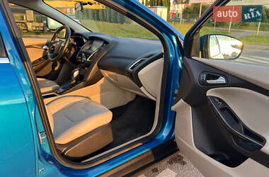 Хетчбек Ford Focus 2015 в 