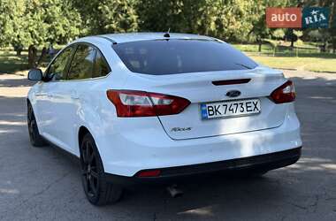 Седан Ford Focus 2011 в 