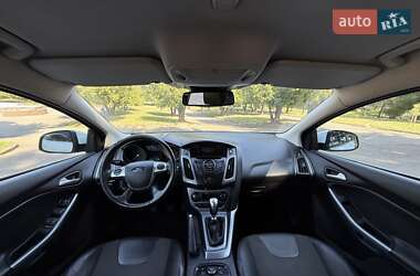 Седан Ford Focus 2011 в 